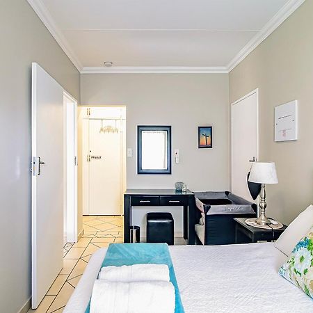 Leozet Self Catering Apartment Pretoria-Noord Εξωτερικό φωτογραφία