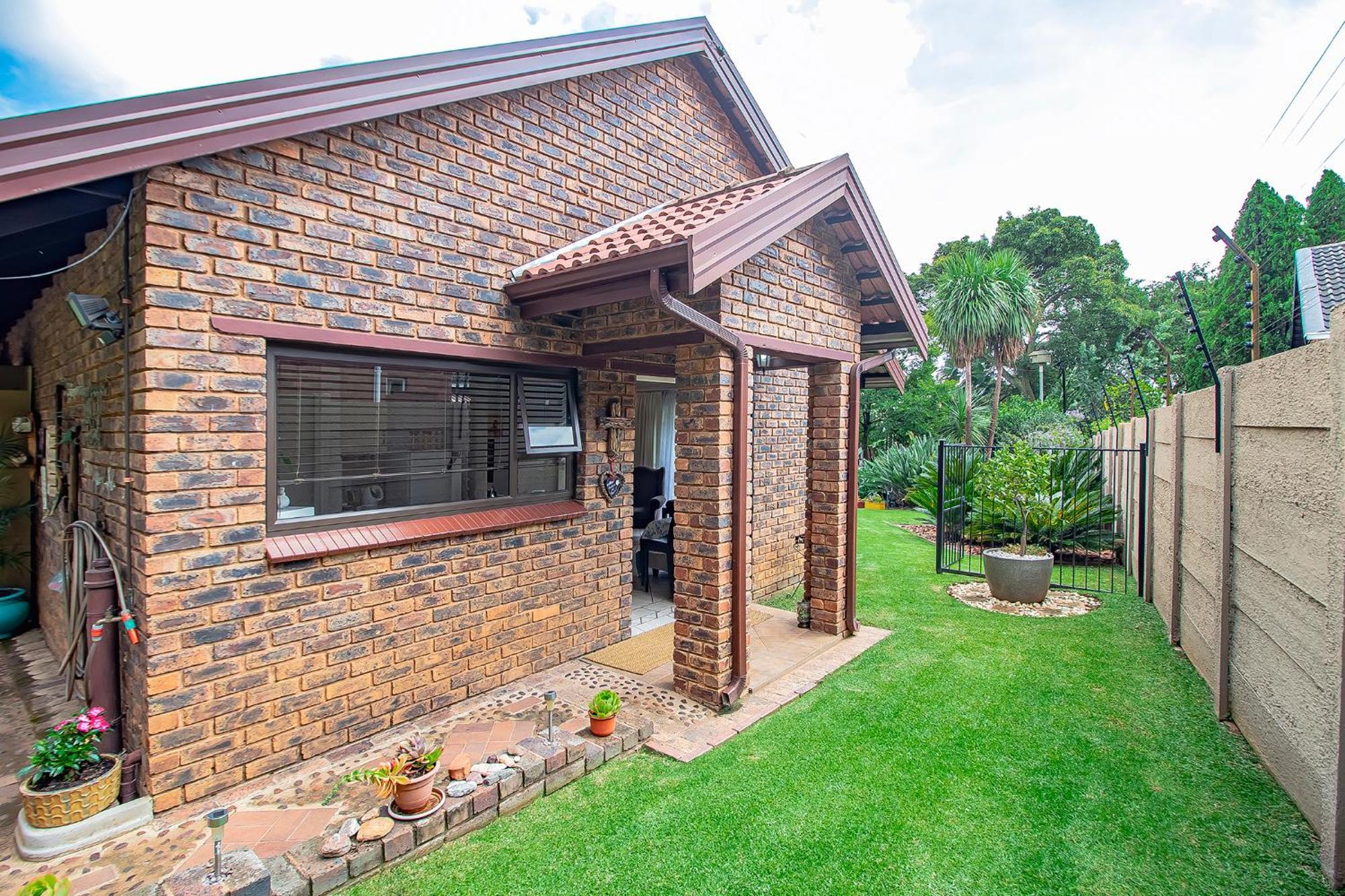 Leozet Self Catering Apartment Pretoria-Noord Εξωτερικό φωτογραφία