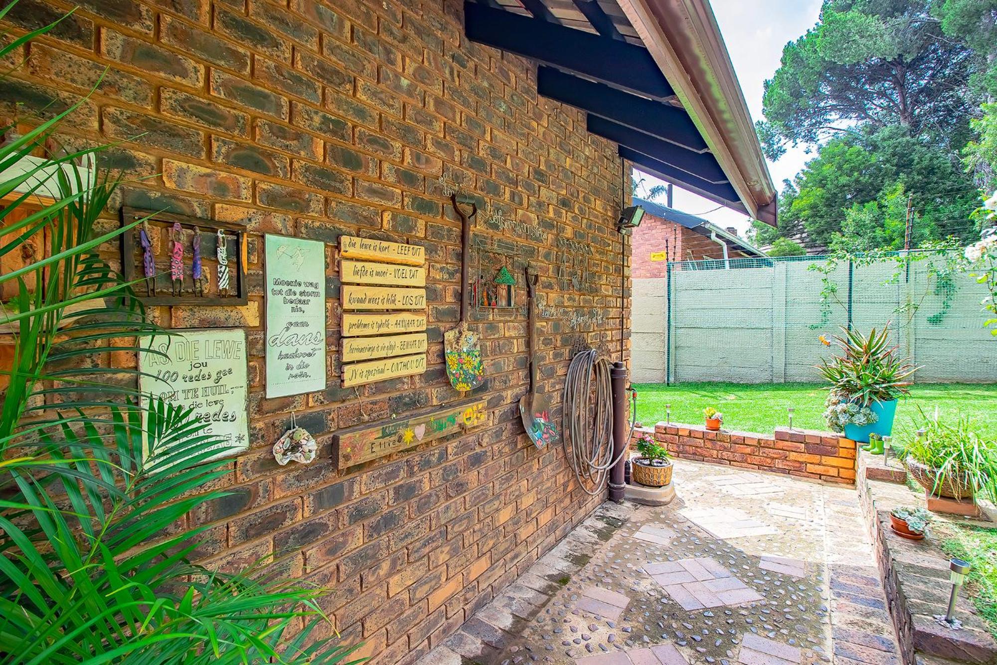 Leozet Self Catering Apartment Pretoria-Noord Εξωτερικό φωτογραφία
