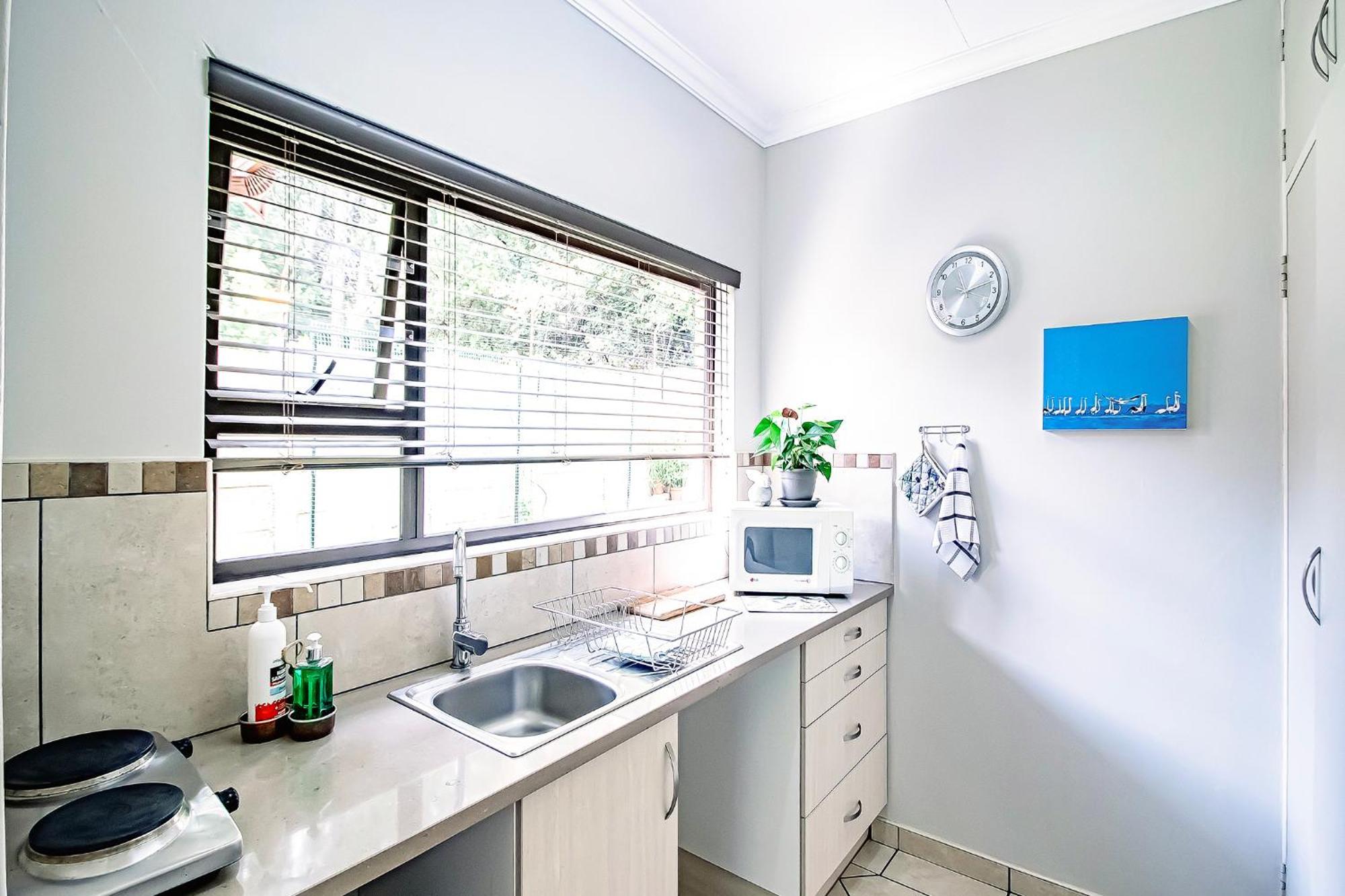 Leozet Self Catering Apartment Pretoria-Noord Εξωτερικό φωτογραφία